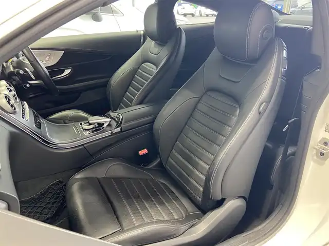 メルセデス・ベンツ Ｃ１８０ クーペ スポーツ+ 岐阜県 2016(平28)年 13.4万km ポーラホワイト ワンオーナー/レザーエクスクルーシブパッケージ（OP）/・本革シート/・エアバランスパッケージ/・パノラミックスライディングルーフ/レーダーセーフティパッケージ/・ディストロニックプラス（ステアリングアシスト付）/・飛び出し検知機能付ブレーキアシストプラス/・PRE-SAFEブレーキ（歩行者検知機能付）/・アクティブブラインドスポットアシスト/・アクティブレーンキーピングアシスト/・被害軽減ブレーキ付後方衝突警告システム/AMGスタイリングパッケージ/純正HDDナビ/バックカメラ/メモリ機能パワーシート/前席シートヒーター/LEDヘッドライト/オートライト/本革巻きステアリング/MTモードAT/パドルシフト/純正19インチAMGマルチスポークAW/純正フロアマット/純正ETC/スマートキー×2