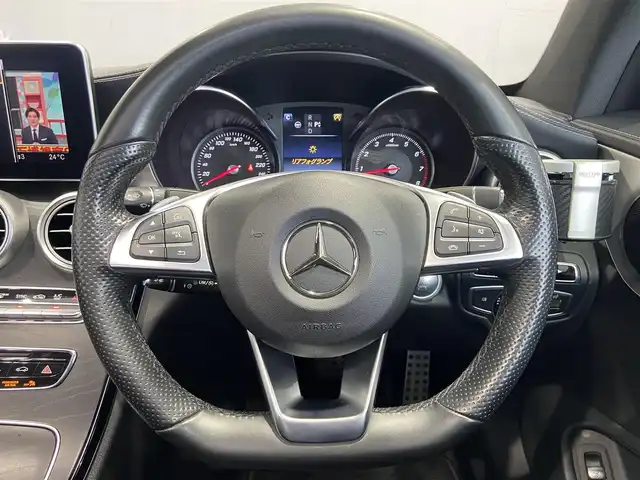 メルセデス・ベンツ Ｃ１８０ クーペ スポーツ+ 岐阜県 2016(平28)年 13.4万km ポーラホワイト ワンオーナー/レザーエクスクルーシブパッケージ（OP）/・本革シート/・エアバランスパッケージ/・パノラミックスライディングルーフ/レーダーセーフティパッケージ/・ディストロニックプラス（ステアリングアシスト付）/・飛び出し検知機能付ブレーキアシストプラス/・PRE-SAFEブレーキ（歩行者検知機能付）/・アクティブブラインドスポットアシスト/・アクティブレーンキーピングアシスト/・被害軽減ブレーキ付後方衝突警告システム/AMGスタイリングパッケージ/純正HDDナビ/バックカメラ/メモリ機能パワーシート/前席シートヒーター/LEDヘッドライト/オートライト/本革巻きステアリング/MTモードAT/パドルシフト/純正19インチAMGマルチスポークAW/純正フロアマット/純正ETC/スマートキー×2