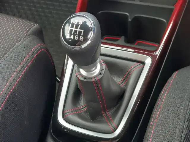 スズキ スイフト スポーツ 東京都 2024(令6)年 1.3万km スーパーブラックパール 社外7インチナビ/Bluetooth/HDMI/TV/全周囲カメラ/衝突被害軽減システム/オートライト/レーンアシスト/レーダークルーズコントロール/クリアランスソナー/運転席シートヒーター/LEDヘッドライト/フォグランプ/プッシュスタート/スマートキー/純正17インチアルミホイール/ダブル+サイドエアバッグ/デジタルインナーミラー/ドライブレコーダー
