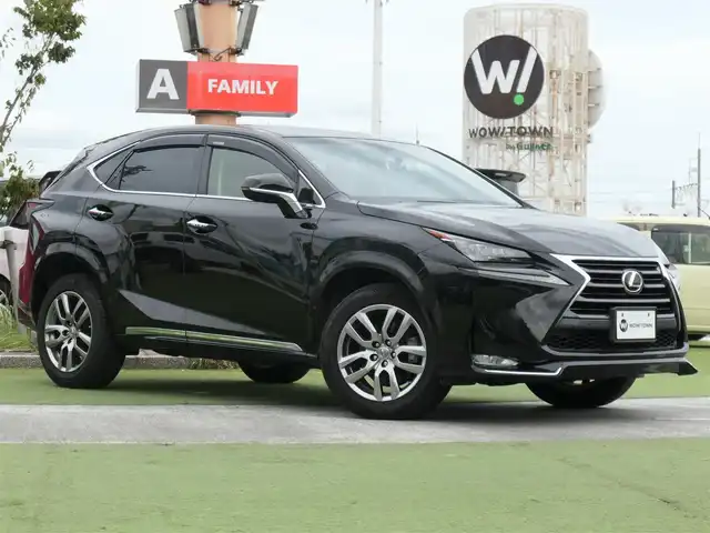 レクサス ＮＸ 200t Iパッケージ 千葉県 2014(平26)年 7.9万km スターライトブラックガラスフレーク 純正SDナビ/地デジTV/【DVD/CD再生機能　Bluetooth接続】/サイド/バックカメラ/ドライブレコーダー/前席パワーシート/シートヒーター/革巻きステアリング/ステアリングヒーター/ステアリングスイッチ/パドルシフト/ETC/3眼LEDヘッドライト/フォグライト/ウインカーミラー/クリアランスソナー/純正18インチアルミホイル/サイド/カーテンエアバッグ/スマートキー