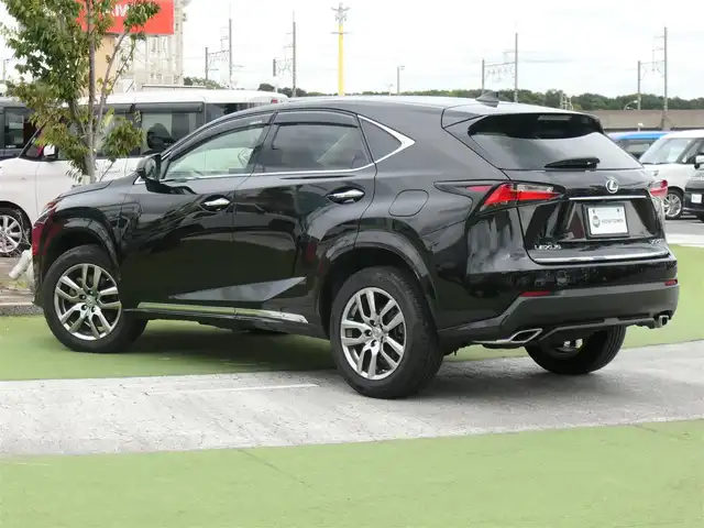 レクサス ＮＸ 200t Iパッケージ 千葉県 2014(平26)年 7.9万km スターライトブラックガラスフレーク 純正SDナビ/地デジTV/【DVD/CD再生機能　Bluetooth接続】/サイド/バックカメラ/ドライブレコーダー/前席パワーシート/シートヒーター/革巻きステアリング/ステアリングヒーター/ステアリングスイッチ/パドルシフト/ETC/3眼LEDヘッドライト/フォグライト/ウインカーミラー/クリアランスソナー/純正18インチアルミホイル/サイド/カーテンエアバッグ/スマートキー