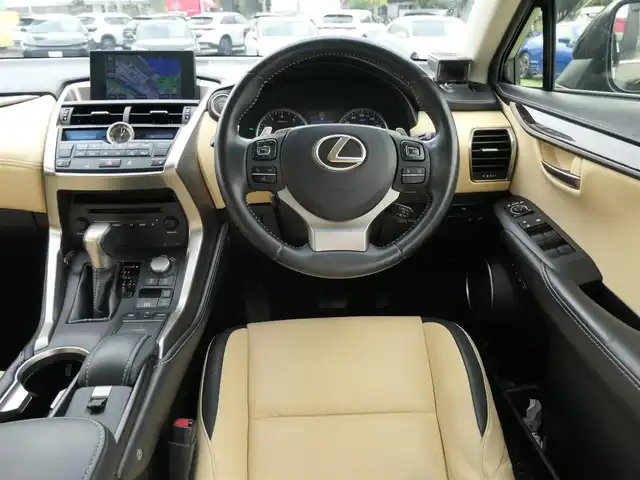 レクサス ＮＸ 200t Iパッケージ 千葉県 2014(平26)年 7.9万km スターライトブラックガラスフレーク 純正SDナビ/地デジTV/【DVD/CD再生機能　Bluetooth接続】/サイド/バックカメラ/ドライブレコーダー/前席パワーシート/シートヒーター/革巻きステアリング/ステアリングヒーター/ステアリングスイッチ/パドルシフト/ETC/3眼LEDヘッドライト/フォグライト/ウインカーミラー/クリアランスソナー/純正18インチアルミホイル/サイド/カーテンエアバッグ/スマートキー