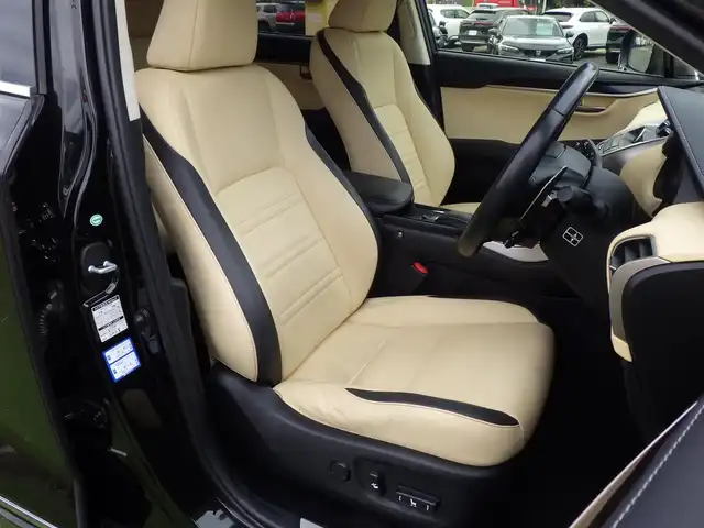 レクサス ＮＸ 200t Iパッケージ 千葉県 2014(平26)年 7.9万km スターライトブラックガラスフレーク 純正SDナビ/地デジTV/【DVD/CD再生機能　Bluetooth接続】/サイド/バックカメラ/ドライブレコーダー/前席パワーシート/シートヒーター/革巻きステアリング/ステアリングヒーター/ステアリングスイッチ/パドルシフト/ETC/3眼LEDヘッドライト/フォグライト/ウインカーミラー/クリアランスソナー/純正18インチアルミホイル/サイド/カーテンエアバッグ/スマートキー