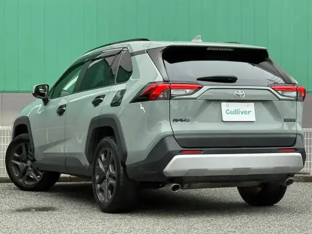 トヨタ ＲＡＶ４ アドベンチャー 千葉県 2022(令4)年 9万km アーバンカーキ 純正ディスプレイオーディオ/Bluetooth/USB/レーダークルーズコントロール/パノラミックビューモニター/バックカメラ/パワーバックドア/前後ドライブレコーダー/レザーシート/シートヒーター/ベンチレーション/パワーシート/ETC2.0/ブラインドスポットモニター/トヨタセーフティセンス/オートライト/オートハイビーム/LEDヘッドライト/フォグランプ/純正19インチAW