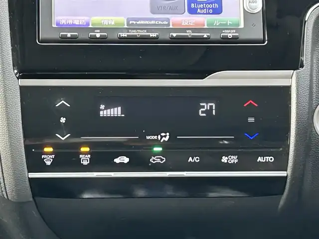 ホンダ フィット ハイブリット Fパッケージ 宮城県 2015(平27)年 15.3万km プレミアムホワイトパール 社外SDメモリーナビ/・Bluetooth/・ワンセグTV/・CD/DVD/ETC/バックカメラ/コーナーセンサー/横滑り防止装置/オートライト/電動格納ミラー/純正フロアマット/オートエアコン/盗難防止装置/ドアバイザー/アイドリングストップ/プッシュスタート＆スペアキー