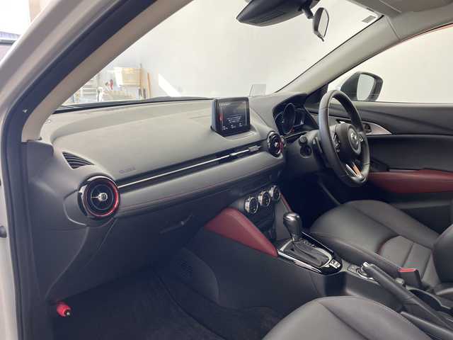 マツダ ＣＸ－３ 20S プロアクティブ 兵庫県 2017(平29)年 3万km セラミックM ・衝突軽減ブレーキ・/・レーンキープアシスト/・ブラインドスポットモニター/・ヘッドアップディスプレイ/・純正ナビ＆TV＆BT＆DVD＆USB/・バックカメラ/・ETC/・スマートキー/・プッシュスタート/・スペアキー/・パドルシフト/・純正18インチアルミホイール/・純正フロアマット/・アイドリングストップ/・LEDヘッドライト/・オートライト