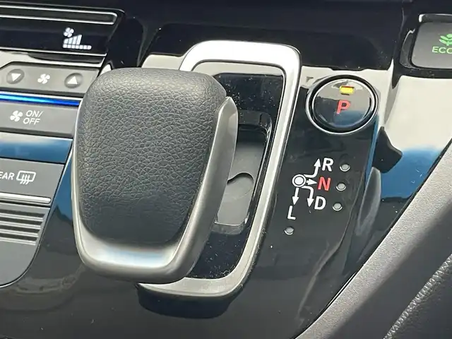 ホンダ フリード ハイブリット G ホンダセンシング 愛知県 2022(令4)年 2.2万km クリスタルブラックパール 純正ナビ　Ｂｌｕｅｔｏｏｔｈ　ＣＤ　ＵＳＢ　バックカメラ　両側パワースライドドア　ＥＴＣ　ホンダセンシング　衝突軽減装置　追従クルコン　ＬＥＤオートライト　ステアリングスイッチ　ハンドル支援　禁煙車