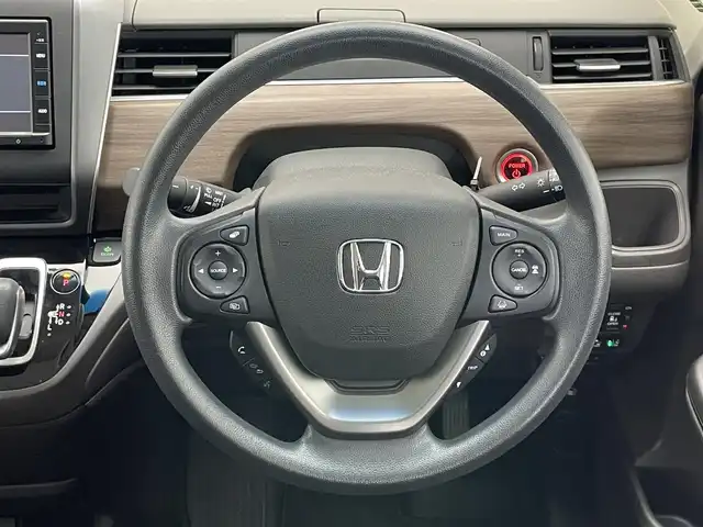 ホンダ フリード ハイブリット G ホンダセンシング 愛知県 2022(令4)年 2.2万km クリスタルブラックパール 純正ナビ　Ｂｌｕｅｔｏｏｔｈ　ＣＤ　ＵＳＢ　バックカメラ　両側パワースライドドア　ＥＴＣ　ホンダセンシング　衝突軽減装置　追従クルコン　ＬＥＤオートライト　ステアリングスイッチ　ハンドル支援　禁煙車