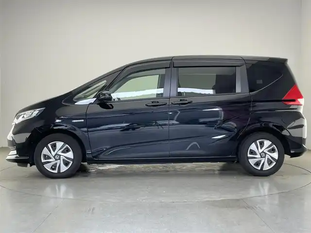ホンダ フリード ハイブリット G ホンダセンシング 愛知県 2022(令4)年 2.2万km クリスタルブラックパール 純正ナビ　Ｂｌｕｅｔｏｏｔｈ　ＣＤ　ＵＳＢ　バックカメラ　両側パワースライドドア　ＥＴＣ　ホンダセンシング　衝突軽減装置　追従クルコン　ＬＥＤオートライト　ステアリングスイッチ　ハンドル支援　禁煙車