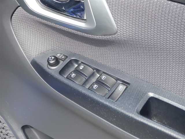 スバル ステラ カスタム R スマートアシスト 静岡県 2016(平28)年 6.6万km 青  ワンオーナー(保証書あり)/ 4WD / スマートアシスト / スマートキー/ プッシュスタート/ カロッツェリア SDナビ(AVIC-RZ99)/ バックカメラ/ 前後ドライブレコーダー/ 運転席シートヒーター/ ETC/ 純正LEDヘッドライト/ フォグランプ/ 純正フロアマット/ 純正ドアバイザー
