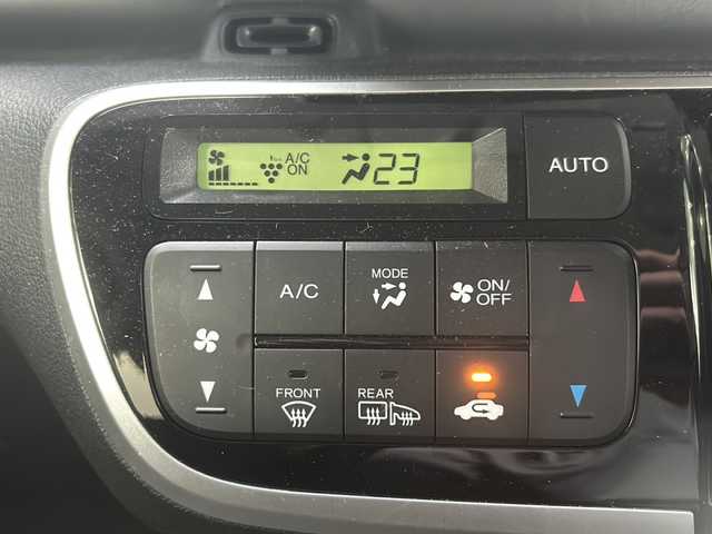 ホンダ Ｎ ＢＯＸ G SSパッケージ 鳥取県 2016(平28)年 1.3万km プレミアムホワイトパールⅡ Ｇ特別仕様車 ＳＳパッケージ/ナビ装着用スペシャルパッケージ＋ETC車載器(ナビ連動)/オートエアコン（プラズマクラスター搭載）/アレルクリーンシート/運転席シートハイトアジャスター/車速連動バリアブル間欠ワイパー/リア左側パワースライドドア＋イージークローザー（両側）/リアシートスライド＋シートバックテーブル/リア右側パワースライドドア/あんしんパッケージ/ディスチャージヘッドライト(オートライトコントロール機構付)/オートリトラミラー/ハーフシェイドフロントウィンドウ/360°スーパーUV・IRカットパッケージ/リア席サンシェード/親水/ヒーテッドドアミラー/フロントドア撥水ガラス/シートヒーター