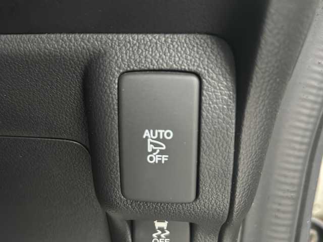 ホンダ Ｎ ＢＯＸ G SSパッケージ 鳥取県 2016(平28)年 1.3万km プレミアムホワイトパールⅡ Ｇ特別仕様車 ＳＳパッケージ/ナビ装着用スペシャルパッケージ＋ETC車載器(ナビ連動)/オートエアコン（プラズマクラスター搭載）/アレルクリーンシート/運転席シートハイトアジャスター/車速連動バリアブル間欠ワイパー/リア左側パワースライドドア＋イージークローザー（両側）/リアシートスライド＋シートバックテーブル/リア右側パワースライドドア/あんしんパッケージ/ディスチャージヘッドライト(オートライトコントロール機構付)/オートリトラミラー/ハーフシェイドフロントウィンドウ/360°スーパーUV・IRカットパッケージ/リア席サンシェード/親水/ヒーテッドドアミラー/フロントドア撥水ガラス/シートヒーター