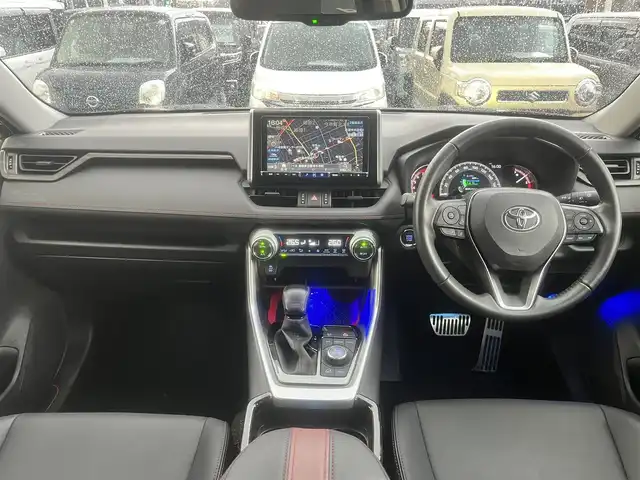トヨタ ＲＡＶ４ アドベンチャー オフロードPKG 島根県 2021(令3)年 2.7万km アティチュードブラックマイカ 4WD/社外９型ナビ(ALPINE)　/(AM/FM/フルセグTV/ＤＶＤ再生/Ｂｌｕｅｔｏｏｔｈ接続)　/前後ドライブレコーダー　/ＥＴＣ　/バックカメラ　/レーダークルーズコントロール　/前後コーナーセンサー　/レーンアシスト/プリクラッシュセーフティ/レザーシート(黒)　/運転席パワーシート/電動パーキングブレーキ/オートホールド　/オートハイビーム／ライト　/純正ＬＥＤライト/純正18インチアルミホイール/純正フロアマット/スペアキー1本