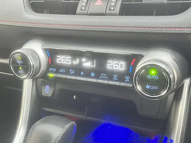 トヨタ ＲＡＶ４ アドベンチャー オフロードPKG 島根県 2021(令3)年 2.7万km アティチュードブラックマイカ 4WD/社外９型ナビ(ALPINE)　/(AM/FM/フルセグTV/ＤＶＤ再生/Ｂｌｕｅｔｏｏｔｈ接続)　/前後ドライブレコーダー　/ＥＴＣ　/バックカメラ　/レーダークルーズコントロール　/前後コーナーセンサー　/レーンアシスト/プリクラッシュセーフティ/レザーシート(黒)　/運転席パワーシート/電動パーキングブレーキ/オートホールド　/オートハイビーム／ライト　/純正ＬＥＤライト/純正18インチアルミホイール/純正フロアマット/スペアキー1本