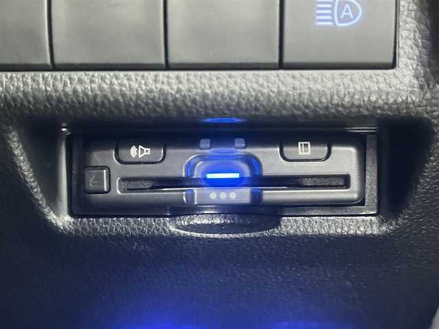 トヨタ ＲＡＶ４ アドベンチャー オフロードPKG 島根県 2021(令3)年 2.7万km アティチュードブラックマイカ 4WD/社外９型ナビ(ALPINE)　/(AM/FM/フルセグTV/ＤＶＤ再生/Ｂｌｕｅｔｏｏｔｈ接続)　/前後ドライブレコーダー　/ＥＴＣ　/バックカメラ　/レーダークルーズコントロール　/前後コーナーセンサー　/レーンアシスト/プリクラッシュセーフティ/レザーシート(黒)　/運転席パワーシート/電動パーキングブレーキ/オートホールド　/オートハイビーム／ライト　/純正ＬＥＤライト/純正18インチアルミホイール/純正フロアマット/スペアキー1本