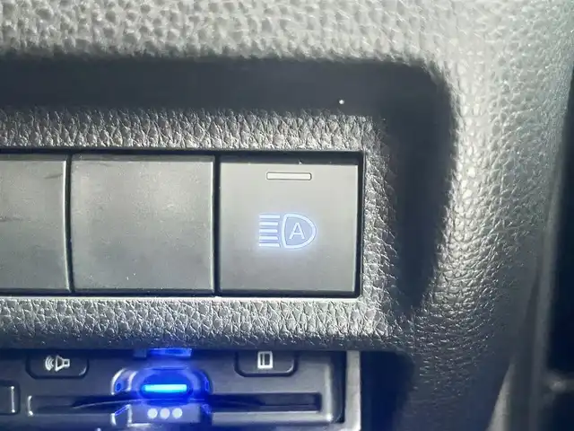 トヨタ ＲＡＶ４ アドベンチャー オフロードPKG 島根県 2021(令3)年 2.7万km アティチュードブラックマイカ 4WD/社外９型ナビ(ALPINE)　/(AM/FM/フルセグTV/ＤＶＤ再生/Ｂｌｕｅｔｏｏｔｈ接続)　/前後ドライブレコーダー　/ＥＴＣ　/バックカメラ　/レーダークルーズコントロール　/前後コーナーセンサー　/レーンアシスト/プリクラッシュセーフティ/レザーシート(黒)　/運転席パワーシート/電動パーキングブレーキ/オートホールド　/オートハイビーム／ライト　/純正ＬＥＤライト/純正18インチアルミホイール/純正フロアマット/スペアキー1本