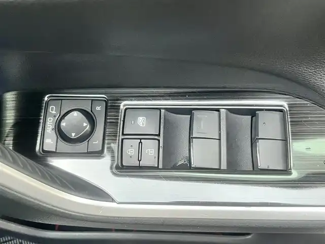 トヨタ ＲＡＶ４ アドベンチャー オフロードPKG 島根県 2021(令3)年 2.7万km アティチュードブラックマイカ 4WD/社外９型ナビ(ALPINE)　/(AM/FM/フルセグTV/ＤＶＤ再生/Ｂｌｕｅｔｏｏｔｈ接続)　/前後ドライブレコーダー　/ＥＴＣ　/バックカメラ　/レーダークルーズコントロール　/前後コーナーセンサー　/レーンアシスト/プリクラッシュセーフティ/レザーシート(黒)　/運転席パワーシート/電動パーキングブレーキ/オートホールド　/オートハイビーム／ライト　/純正ＬＥＤライト/純正18インチアルミホイール/純正フロアマット/スペアキー1本