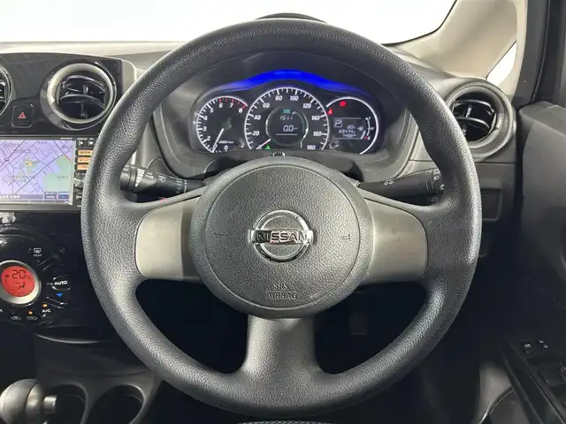 日産 ノート X DIG－S 佐賀県 2014(平26)年 7万km スーパーブラック 純正7型ナビ/ＡＭ/ＦＭ/CD/DVD/Bluetooth/ワンセグTV/バックカメラ/ETC/オートエアコン/盗難防止装置/スマートキー/プッシュスタート/USB入力端子/フロアマット/ハロゲンヘッドライト