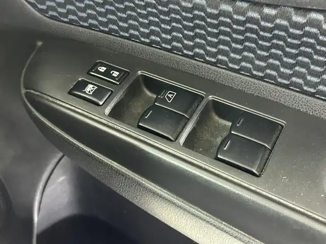 日産 ノート X DIG－S 佐賀県 2014(平26)年 7万km スーパーブラック 純正7型ナビ/ＡＭ/ＦＭ/CD/DVD/Bluetooth/ワンセグTV/バックカメラ/ETC/オートエアコン/盗難防止装置/スマートキー/プッシュスタート/USB入力端子/フロアマット/ハロゲンヘッドライト