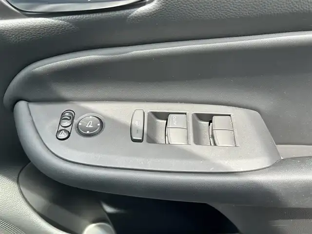 ホンダ フィット e:HEVホーム 千葉県 2020(令2)年 0.6万km シャイニンググレーM ホンダセンシング/・衝突軽減ブレーキ/・レーンキープアシスト/・オートマチックハイビーム/・歩行者事故低減ステアリング/・アダプティブクルーズコントロール/純正8インチSDナビ【VXM-205VFEi】/・CD/DVD/Bluetooth/フルセグTV/バックカメラ/スマートキー/前後コーナーセンサー/前後ドライブレコーダー/ハーフレザーシート/ETC/純正LEDヘッドライト/ヘッドライトレベライザー/サイド＆カーテンエアバッグ/新車時保証書＆取扱説明書