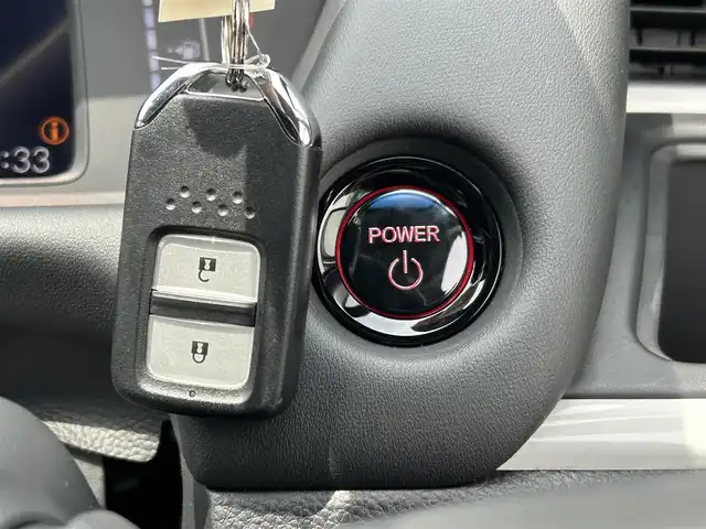 ホンダ フィット e:HEVホーム 千葉県 2020(令2)年 0.6万km シャイニンググレーM ホンダセンシング/・衝突軽減ブレーキ/・レーンキープアシスト/・オートマチックハイビーム/・歩行者事故低減ステアリング/・アダプティブクルーズコントロール/純正8インチSDナビ【VXM-205VFEi】/・CD/DVD/Bluetooth/フルセグTV/バックカメラ/スマートキー/前後コーナーセンサー/前後ドライブレコーダー/ハーフレザーシート/ETC/純正LEDヘッドライト/ヘッドライトレベライザー/サイド＆カーテンエアバッグ/新車時保証書＆取扱説明書