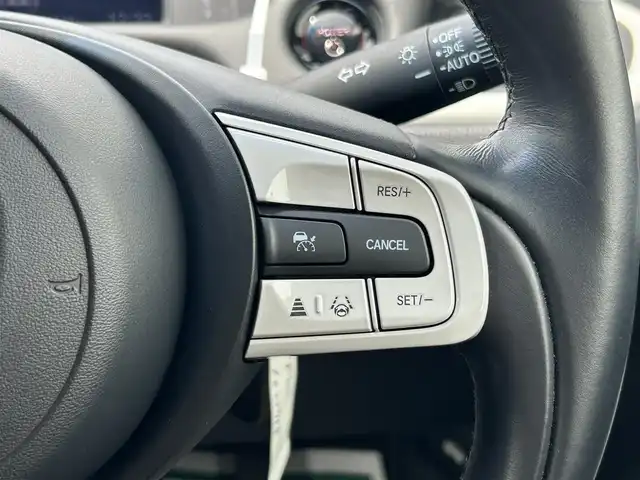 ホンダ フィット e:HEVホーム 千葉県 2020(令2)年 0.6万km シャイニンググレーM ホンダセンシング/・衝突軽減ブレーキ/・レーンキープアシスト/・オートマチックハイビーム/・歩行者事故低減ステアリング/・アダプティブクルーズコントロール/純正8インチSDナビ【VXM-205VFEi】/・CD/DVD/Bluetooth/フルセグTV/バックカメラ/スマートキー/前後コーナーセンサー/前後ドライブレコーダー/ハーフレザーシート/ETC/純正LEDヘッドライト/ヘッドライトレベライザー/サイド＆カーテンエアバッグ/新車時保証書＆取扱説明書