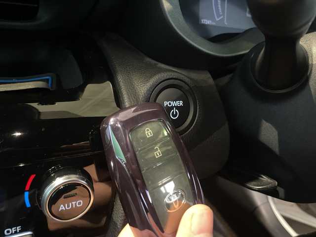 トヨタ ヤリスクロス ハイブリッド Z 福島県 2024(令6)年 1.8万km プラチナホワイトパールマイカ ワンオーナー車/登録時走行距離17/241km/モデリスタエアロ（ADVANCE ROBUST STYLE）/取扱説明書/記録簿/保証書/純正ディスプレイオーディオPlus/（コネクティッドナビ対応、8インチ）/〇フルセグTV（走行視聴不可）/〇Bluetooth/〇Applecarplay/〇ＨＤＭＩ接続端子/〇ＴｉｐｅＣ接続端子/ステアリングヒーター/パワーシート（Ｄ席）/シートヒーター（Ｄ＋Ｎ席）/純正ETC2.0/全方位カメラ/クルーズコントロール（追従機能付き）/ＢＳＭ/ＰＤＡ/ＲＣＴＡ/ＰＡＳＢ/安心降車アシスト/ＲＳＡ/クリアランスソナー（前後）/社外ナビ（前後）/スマートキー/スペアキー（1本）/寒冷地仕様/センターコンソール/AAC