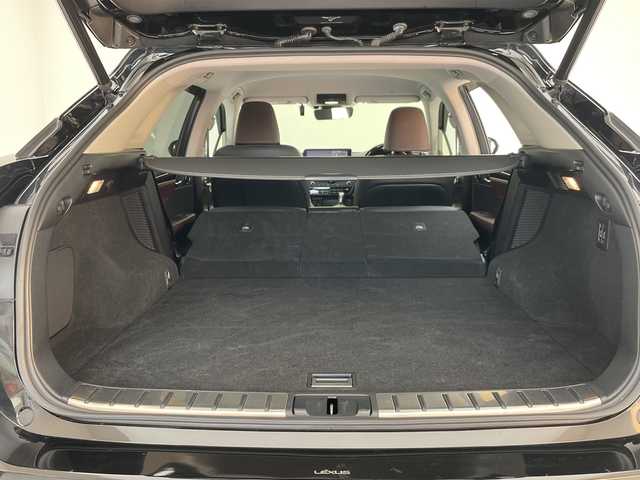 レクサス ＲＸ 450h バージョンL 愛知県 2018(平30)年 3.2万km グラファイトブラックガラスフレーク レクサスセーフティセンス/純正12.3型ナビ　SDカードなし/三眼LEDヘッドライト/全方位カメラ/レーダークルーズコントロール/シートヒーター/エアシート/バックカメラ/電動リアゲート/パワーシート/ヘッドアップディスプレイ/コーナーセンサー/純正アルミホイール/ETC2.0/ブラインドスポットモニター/ステアリングヒーター/オートマチックハイビーム/ドライブレコーダー/衝突軽減システム/フルセグ/CD DVD/Bluetooth/ステアリングスイッチ/スマートキー/プッシュスタート