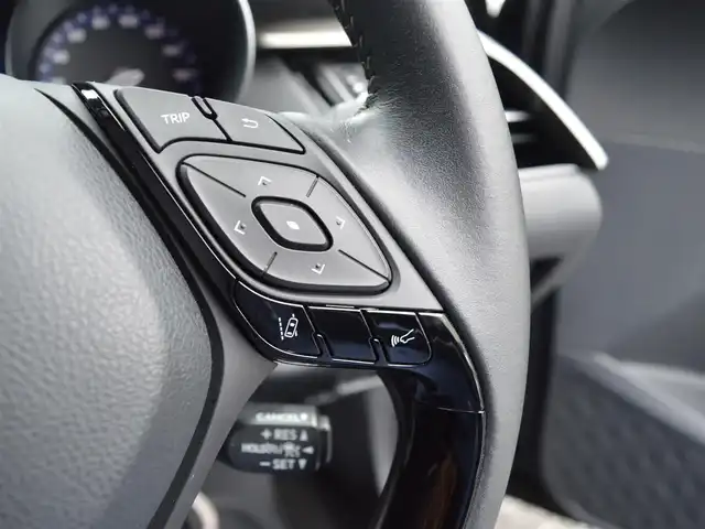 トヨタ Ｃ－ＨＲ G モード ネロセーフティプラスⅢ 栃木県 2023(令5)年 3.9万km ブラックマイカ ワンオーナー/Toyota Safety Sense/［先行車発進告知機能/PCS/BSM/LTA/AHB/RSA// レーダークルーズコントロール］/パノラミックビューモニター/純正ナビ/［BT/AM/FM/USB/Miracast/AppleCarPlay// AndroidAuto］/前席シートヒーター/ドライブレコーダー/ETC2.0/パーキングサポートブレーキ/ドアバイザー/クリアランスソナー/オートハイビーム/オートライト/ステアスイッチ/スマートスペースキー×１/新車保証書/取扱説明書