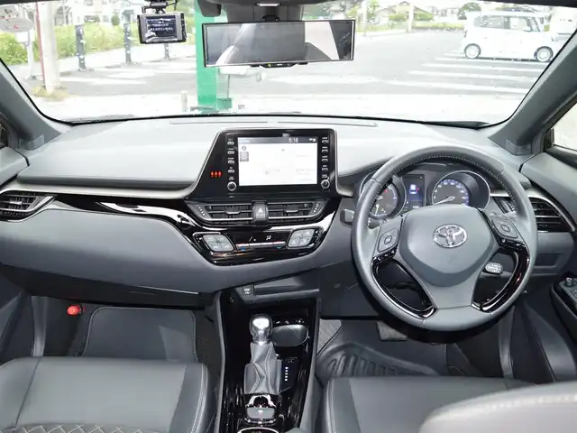 トヨタ Ｃ－ＨＲ G モード ネロセーフティプラスⅢ 栃木県 2023(令5)年 3.9万km ブラックマイカ ワンオーナー/Toyota Safety Sense/［先行車発進告知機能/PCS/BSM/LTA/AHB/RSA// レーダークルーズコントロール］/パノラミックビューモニター/純正ナビ/［BT/AM/FM/USB/Miracast/AppleCarPlay// AndroidAuto］/前席シートヒーター/ドライブレコーダー/ETC2.0/パーキングサポートブレーキ/ドアバイザー/クリアランスソナー/オートハイビーム/オートライト/ステアスイッチ/スマートスペースキー×１/新車保証書/取扱説明書