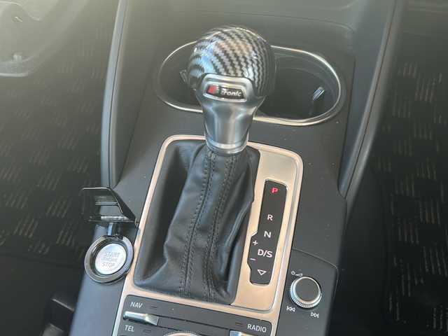 アウディ Ａ３ セダン 1．4 TFSI 東京都 2016(平28)年 3万km ブリリアントレッド 純正ナビ【Bluetooth接続可、CD、DVD、フルセグTV】/クルーズコントロール/バックカメラ/ドライブレコーダー前後/アイドリングストップ/電動パーキングブレーキ/純正フロアマット/純正アルミホイール/ドライブモード/パドルシフト/MTモード付AT/センターコンソール/コーナーセンサー/オートライト/LEDヘッドライト/横滑り防止装置/盗難防止装置/ABS/ETC/Wサイドエアバッグ/スマートキー/スペアキー1本/保証書、取扱説明書