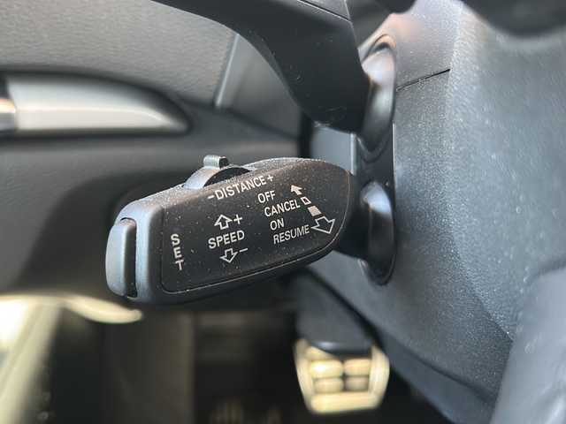 アウディ Ａ３ セダン 1．4 TFSI 東京都 2016(平28)年 3万km ブリリアントレッド 純正ナビ【Bluetooth接続可、CD、DVD、フルセグTV】/クルーズコントロール/バックカメラ/ドライブレコーダー前後/アイドリングストップ/電動パーキングブレーキ/純正フロアマット/純正アルミホイール/ドライブモード/パドルシフト/MTモード付AT/センターコンソール/コーナーセンサー/オートライト/LEDヘッドライト/横滑り防止装置/盗難防止装置/ABS/ETC/Wサイドエアバッグ/スマートキー/スペアキー1本/保証書、取扱説明書