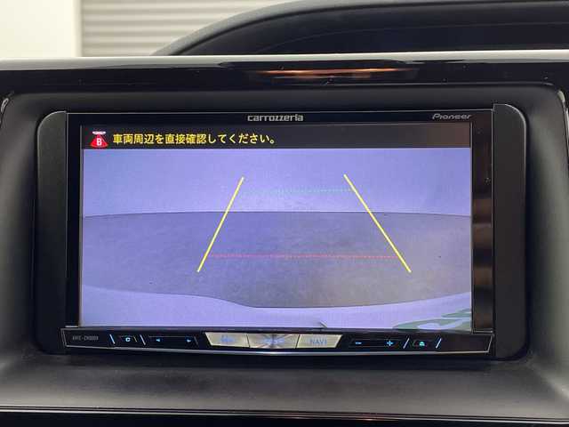 トヨタ ノア ハイブリッド G 三重県 2017(平29)年 6.5万km ホワイトパールクリスタルシャイン 禁煙車 /社外ナビ/・CD/DVD/AM/FM/iPod/SD/フルセグ/iPod/Bluetooth/前席シートヒーター/Alpineフリップダウンモニター/クルーズコントロール/プリクラッシュセーフティ/レーンキープアシスト/オートハイビーム/オートライト/プッシュスタート/スマートキー/スペアキー/両側パワースライドドア/純正１５インチAW