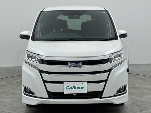 トヨタ ノア ハイブリッド G 三重県 2017(平29)年 6.5万km ホワイトパールクリスタルシャイン 禁煙車 /社外ナビ/・CD/DVD/AM/FM/iPod/SD/フルセグ/iPod/Bluetooth/前席シートヒーター/Alpineフリップダウンモニター/クルーズコントロール/プリクラッシュセーフティ/レーンキープアシスト/オートハイビーム/オートライト/プッシュスタート/スマートキー/スペアキー/両側パワースライドドア/純正１５インチAW