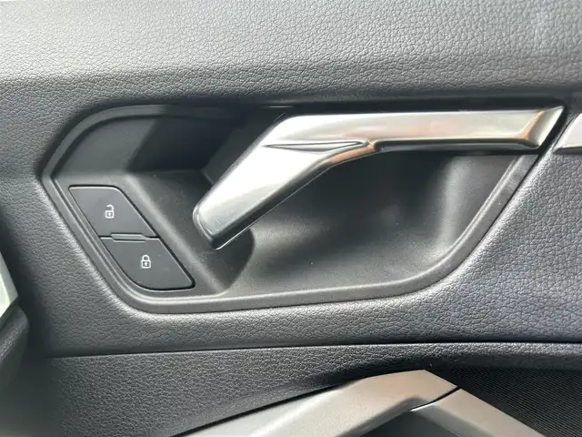 アウディ Ｑ３ 35TFSI アドバンスド 福岡県 2023(令5)年 3.9万km パール 純正ナビ/前席パワーシート/前席シートヒーター/電動リアゲート/ETC2.0/オートブレーキホールド/クルーズコントロール/コーナーセンサー/接近警告/サイドアシスト/Audiプレセンス