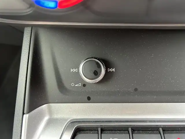 アウディ Ｑ３ 35TFSI アドバンスド 福岡県 2023(令5)年 3.9万km パール 純正ナビ/前席パワーシート/前席シートヒーター/電動リアゲート/ETC2.0/オートブレーキホールド/クルーズコントロール/コーナーセンサー/接近警告/サイドアシスト/Audiプレセンス