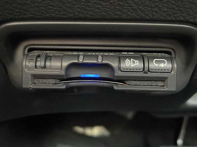 ホンダ ヴェゼル X 兵庫県 2016(平28)年 3.5万km クリスタルブラックパール ワンオーナー/社外SDナビ　Panasonic CN-RX02D/Bluetooth・AM/FM・DVD/フルセグTV/ETC/バックカメラ/アンチロック・ブレーキ・システム/クルーズコントロール/コーナーセンサー/横滑り防止装置/純正フロアマット/純正アルミホイール/プッシュスタート/ステアリングスイッチ/取扱説明書/保証書
