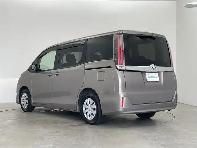 トヨタ ノア X 埼玉県 2017(平29)年 5.4万km アバンギャルドブロンズメタリック トヨタセーフティセンス/ALPINE製メモリナビ（7インチ）/ALPINE製フリップダウンモニター（12.8インチ）/フルセグTV/CD/DVD/BT/純正LEDヘッドライト/オートライト/オートハイビーム/社外ドライブレコーダー/バックカメラ/両側パワースライドドア/クルーズコントロール/プリクラッシュセーフティー/レーンディパーチャアラート/プッシュスタート/スマートキー×2/ETC/取扱説明書/保証書