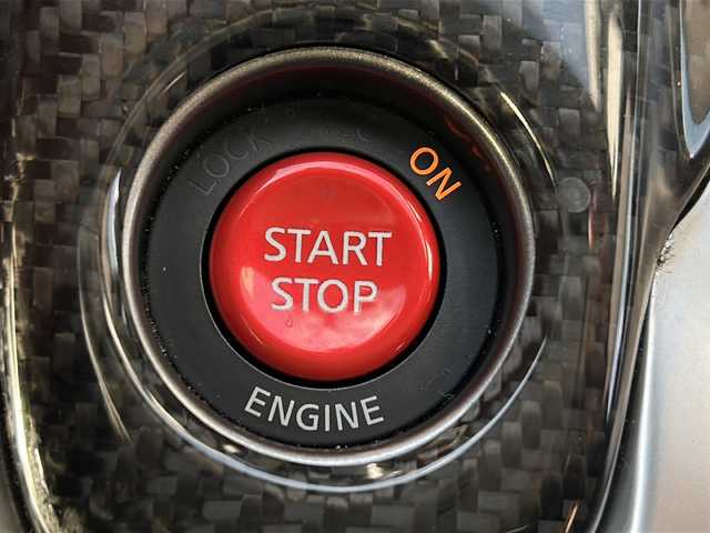 日産 ＧＴ－Ｒ プレミアムエディション 岩手県 2008(平20)年 9.2万km アルティメイトメタルシルバー ４WD/純正ナビ　/ＢＯＳＥスピーカー　/バックカメラ/社外フルセグTV　/ビルトインＥＴＣ　/ハーフレザーシート　/前席シートヒーター　/パドルシフト　/オートライト　/クルーズコントロール　/ナビステアリングスイッチ　　/ドアバイザー/フロアマット/保証書　取説