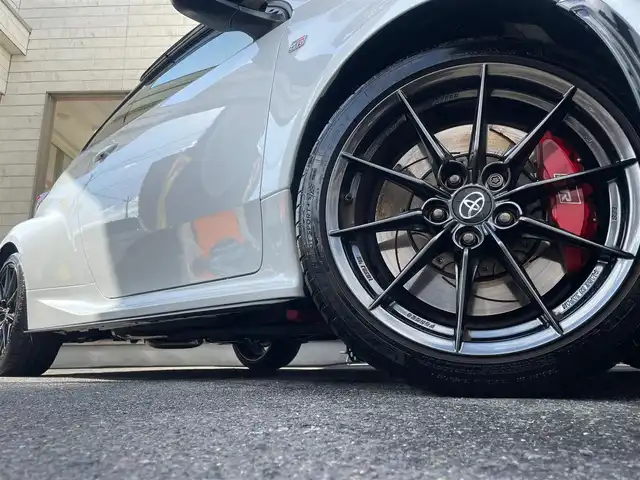 トヨタ ＧＲヤリス RZ ハイパフォーマンス 愛知県 2024(令6)年 0.3万km プラチナホワイトパールマイカ /当店買取/1オーナー/禁煙//GRエアロパーツセット//GR純正フロアマット//GR純正ラゲッジマット//GRスポーツサイドバイザー//純正BBS18AW//純正ディスプレイオーディオナビ//フルセグTV/Bluetooth/typeC//JBLサウンド/ステリングヒーター/ナノイーX//シートヒーター/ハーフレザー//ETC2.0//PCS/LTA/LDA/レーダークルーズコントロール//RSA/TMN/SEA/RCTA/BSM/PKSB/クリアランスソナ//iMT//LEDヘッド/AHB//保証書/取説/マルチメディア取説/スペアキー