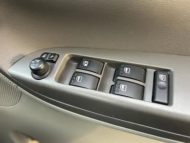 ダイハツ タント X 兵庫県 2015(平27)年 7.5万km パールホワイトⅢ 社外７インチナビ/　　（AM/FM/CD/DVD/iPod/SD/USB)/パワーステアリング/プッシュスタート/ETC/両側パワースライドドア/電動格納ミラー/純正フロアマット/リアサンシェード/ISOFIX/保証書/取扱説明書