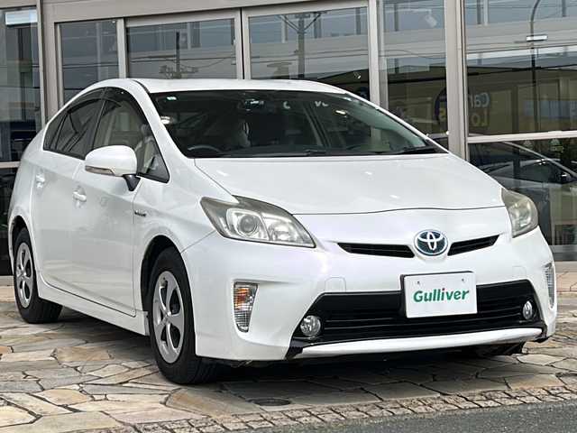 トヨタ プリウス G 静岡県 2013(平25)年 6.9万km ホワイトパールクリスタルシャイン ケンウッドナビ/・iPod/・SD/・USB/・FM/・AM/・フルセグTV/・CD/・DVD/・内蔵メモリ/・Bluetooth/主要装備/・ドライブレコーダー/・ＨＩＤヘッドライト/・フォグランプ/・ビルトインＥＴＣ/・サイドカーテンエアバッグ/・ステアリングスイッチ/・オートライト/・ＵＳＢ電源ソケット/・純正フロアマット