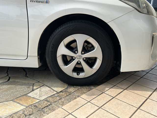 トヨタ プリウス G 静岡県 2013(平25)年 6.9万km ホワイトパールクリスタルシャイン ケンウッドナビ/・iPod/・SD/・USB/・FM/・AM/・フルセグTV/・CD/・DVD/・内蔵メモリ/・Bluetooth/主要装備/・ドライブレコーダー/・ＨＩＤヘッドライト/・フォグランプ/・ビルトインＥＴＣ/・サイドカーテンエアバッグ/・ステアリングスイッチ/・オートライト/・ＵＳＢ電源ソケット/・純正フロアマット
