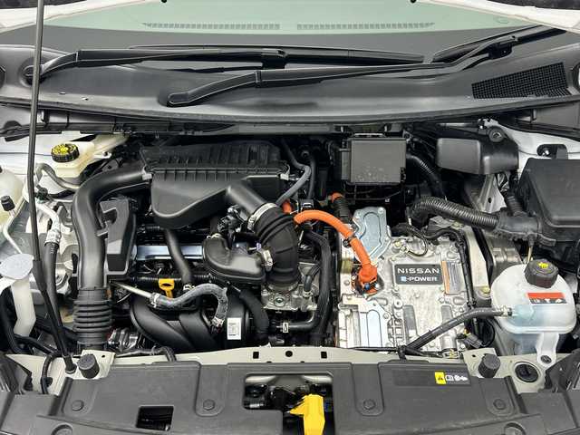 日産 オーラ G 三重県 2024(令6)年 1.9万km ピュアホワイトパール /禁煙車//純正ナビ/・フルセグ・Bluetooth・USB・AppleCarPlay・AndroidAuto・HDMI//アラウンドビューモニター//プロパイロット//BOSE//インテリジェントルームミラー//ブラインドスポットモニター//電子パーキング//オートホールド//オートハイビーム//エマージェンシーブレーキ//車線逸脱//前方ドライブレコーダー//ビルトインETC2.0//前後クリアランスソナー//革巻きステアリング//ステアリングスイッチ//LEDヘッドライト//オートライト