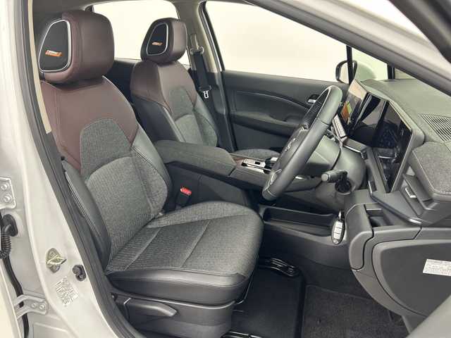 日産 オーラ G 三重県 2024(令6)年 1.9万km ピュアホワイトパール /禁煙車//純正ナビ/・フルセグ・Bluetooth・USB・AppleCarPlay・AndroidAuto・HDMI//アラウンドビューモニター//プロパイロット//BOSE//インテリジェントルームミラー//ブラインドスポットモニター//電子パーキング//オートホールド//オートハイビーム//エマージェンシーブレーキ//車線逸脱//前方ドライブレコーダー//ビルトインETC2.0//前後クリアランスソナー//革巻きステアリング//ステアリングスイッチ//LEDヘッドライト//オートライト