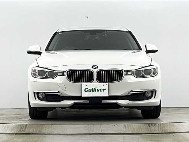 ＢＭＷ ３２０ｄ ラグジュアリー 愛知県 2013(平25)年 6.3万km パール 純正ナビ/CD/DVD/FM/AM/D席メモリ機能付きパワーシート/N席パワーシート/シートヒーター/バックカメラ/ドライブモード選択/ECOMODE/SPORTMODE/前後ドライブレコーダー/純正AW17インチ/クルーズコントロール/衝突軽減/アイドリングストップ/オートライト/フォグランプ/リアフォグランプ/ステアリングリモコン/プッシュスタート/スマートキー