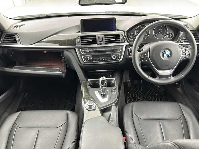 ＢＭＷ ３２０ｄ ラグジュアリー 愛知県 2013(平25)年 6.3万km パール 純正ナビ/CD/DVD/FM/AM/D席メモリ機能付きパワーシート/N席パワーシート/シートヒーター/バックカメラ/ドライブモード選択/ECOMODE/SPORTMODE/前後ドライブレコーダー/純正AW17インチ/クルーズコントロール/衝突軽減/アイドリングストップ/オートライト/フォグランプ/リアフォグランプ/ステアリングリモコン/プッシュスタート/スマートキー