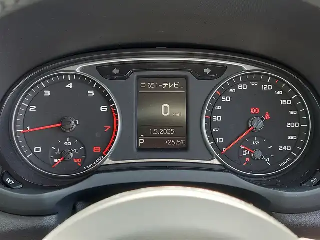 アウディ Ａ１ スポーツバック 1．4TFSI 東京都 2015(平27)年 2.6万km 赤 ・ワンオーナー/・プッシュスタート/・アイドリングストップ/・MTモード付きAT/・純正ナビ/・フルセグTV/・ETC/・前後ドライブレコーダー ZDR 037/・オートライト
