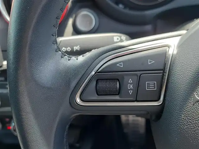 アウディ Ａ１ スポーツバック 1．4TFSI 東京都 2015(平27)年 2.6万km 赤 ・ワンオーナー/・プッシュスタート/・アイドリングストップ/・MTモード付きAT/・純正ナビ/・フルセグTV/・ETC/・前後ドライブレコーダー ZDR 037/・オートライト
