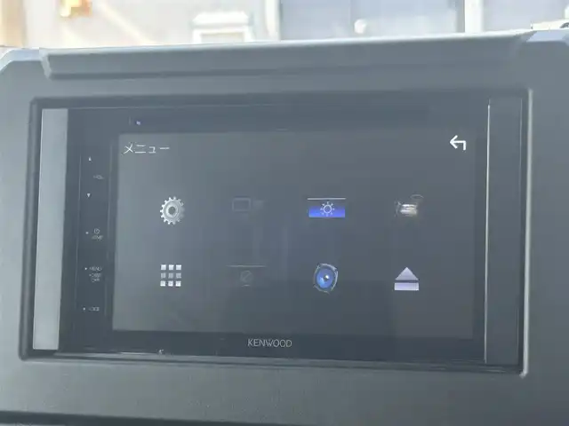スズキ ジムニー シエラ JC 兵庫県 2023(令5)年 1万km ブルーイッシュブラックパール3 【スズキセーフティサポート】//デュアルカメラブレーキサポート//車線逸脱警報//誤発進抑制制御//先行車発進お知らせ//標識認識機能//ハイビームアシスト/・KENWOODディスプレイオーディオ/・BT/CD/Apple Car Play/・バックカメラ/・オートLEDヘッドランプ/・ビルトインETC/・クルーズコントロール/・純正15インチAW/・アイドリングストップ